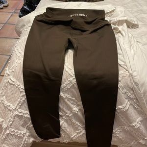 Alo leggings/ mindful movement size M